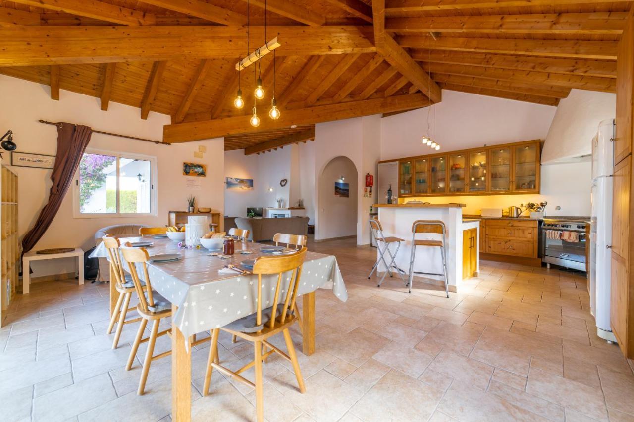 Casa Garrod - Spacious Family Villa อัลเจซูร์ ภายนอก รูปภาพ
